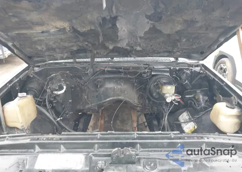 1985 Chevrolet C10 z USA, uszkodzony, nr VIN 1GCDC14HXFF301055